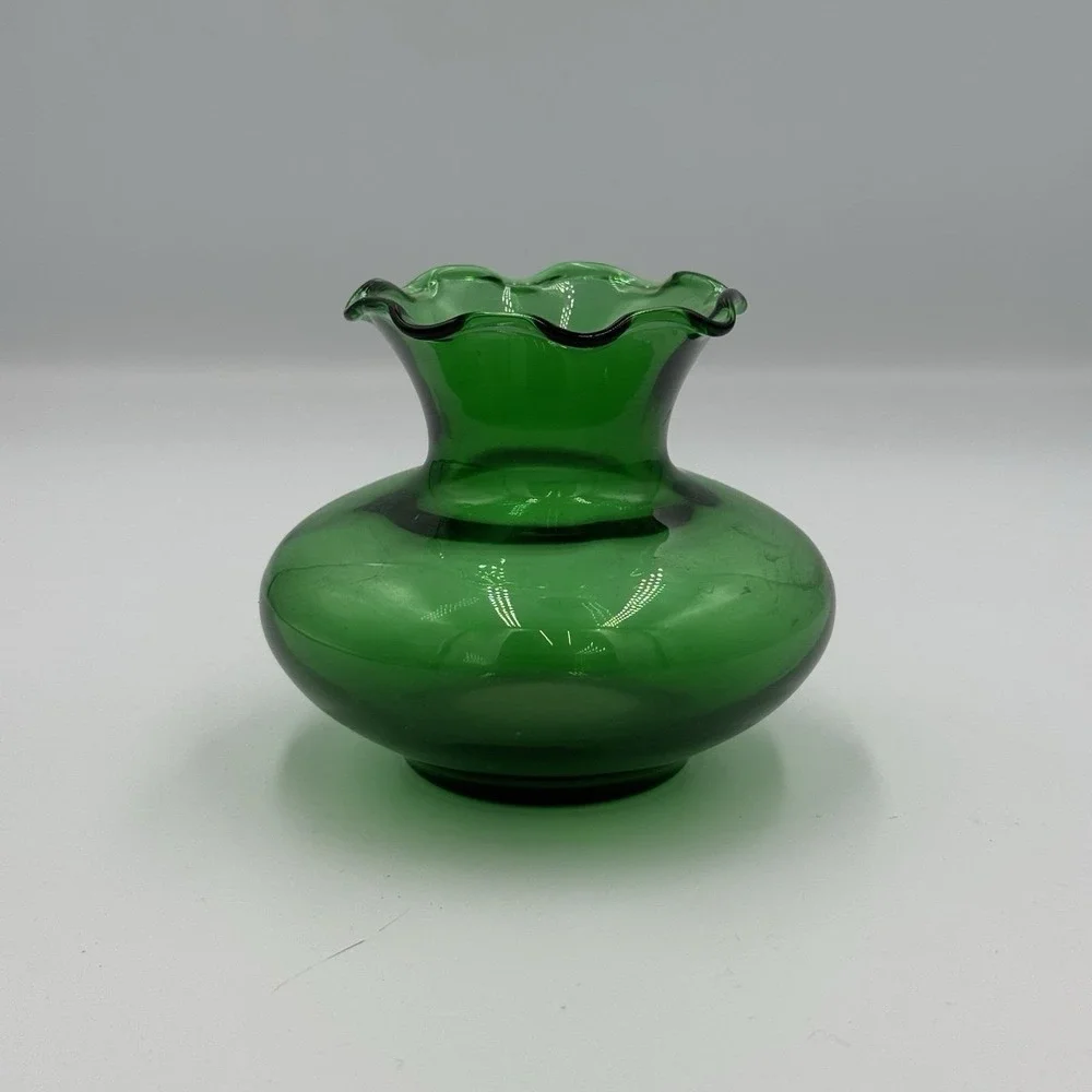 Anchor Hocking Green‎ Glass Vase Ruffled Rim Small Vintage 3
